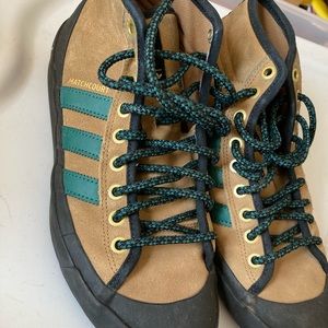 Adidas Originals Men’s Matchcourt High Rx3 Running Shoe - size 7.5